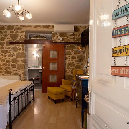 Stone Suite In The Center Of Corinth Exterior photo